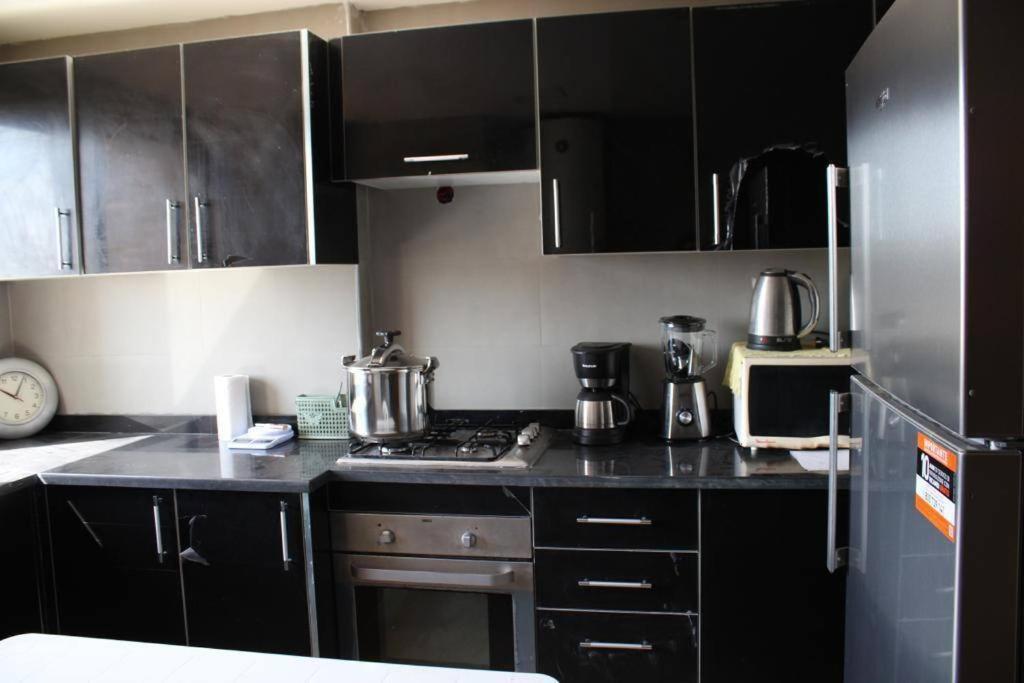 Appt 22 Bloc G- Hicherraton Plage Residence Bella Vista, Bouznika Bay Схират Екстериор снимка